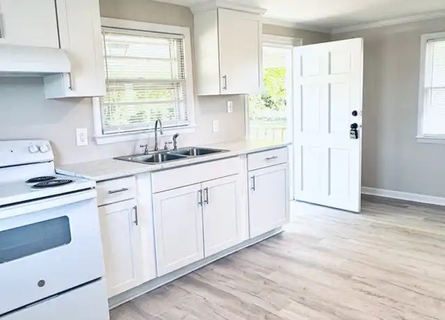 Property at 126 S Brightleaf Blvd, Smithfield, NC, 27577, 1 bed, 1 bath, [object Object]