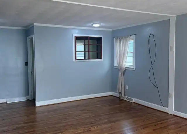 Property at 605 S Maple St, Vinton, VA, 24179, 3 beds, 1 bath, [object Object]