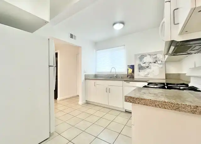 Property at 4401 Kraft Ave Unit 5, Studio City, CA, 91602, 2 beds, 2.5 baths, [object Object]