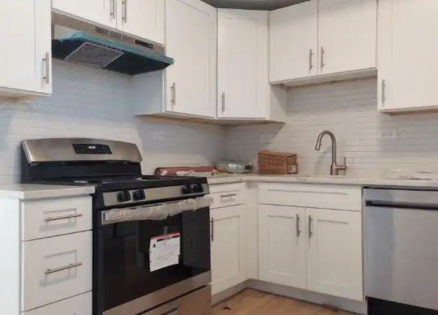 Property at 1950 W Winona St, Chicago, IL, 60640, 2 beds, 1 bath, [object Object]