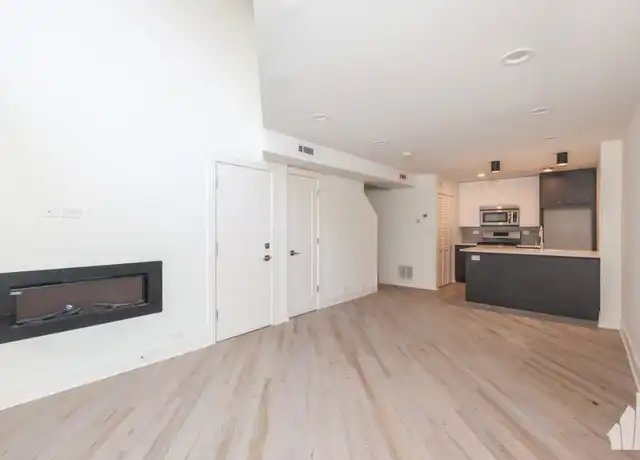 Property at 944 W Grace St Unit 954-I102, Chicago, IL, 60613, 1 bed, 1 bath, [object Object]