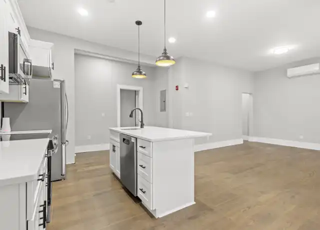 Property at 95 Roanoke St Apt 1, Providence, RI, 02908, 3 beds, 2 baths, [object Object]