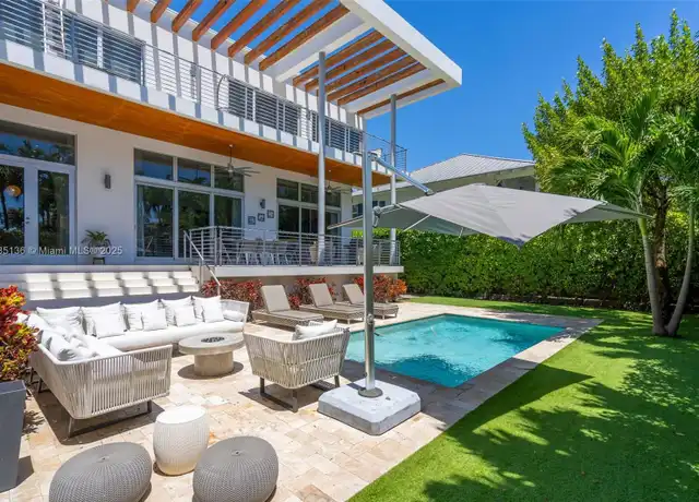 Property at 230 W McIntyre St, Key Biscayne, FL, 33149, 6 beds, 5.5 baths, [object Object]