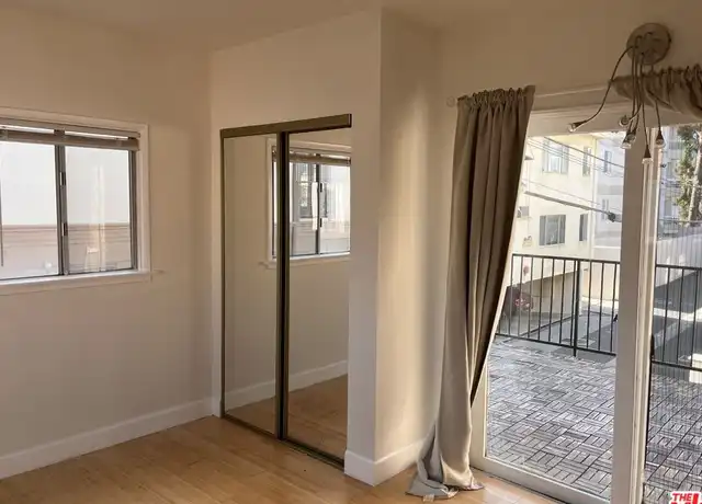 Property at 133 S Elm Dr Unit L, Beverly Hills, CA, 90212, 2 beds, 1 bath, [object Object]