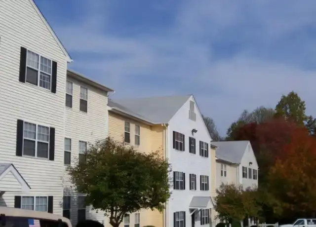 Property at 200 Duke St, Culpeper, VA, 22701, 2 beds, 1 bath, [object Object]