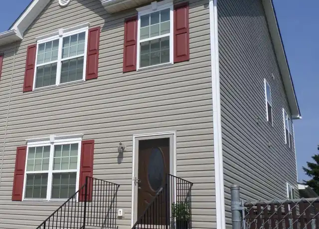 Property at 206 N Fairfax Blvd Unit B, Ranson, WV, 25438, 1 bed, 1 bath, [object Object]