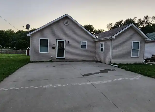Property at 322 N Prairie St, Liberty, MO, 64068, 3 beds, 2 baths, [object Object]