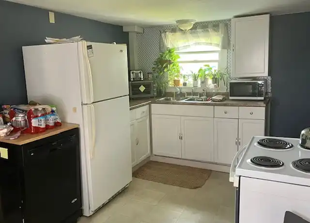 Property at 19 Hildreth St Unit C, Winchester, NH, 03470, 3 beds, 1 bath, [object Object]