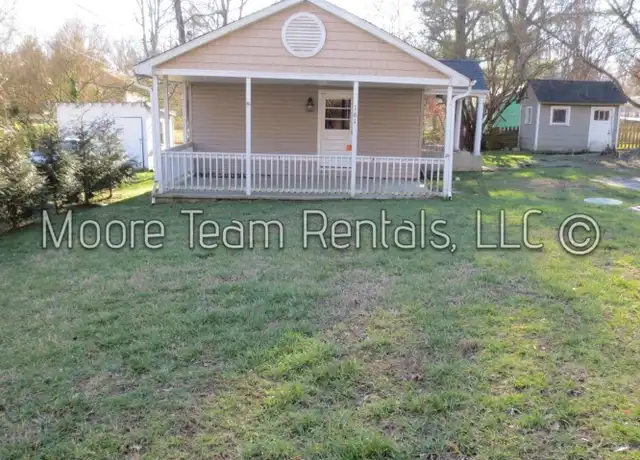 Property at 161 Prosperity Ave, Hendersonville, NC, 28792, 1 bed, 1 bath, [object Object]