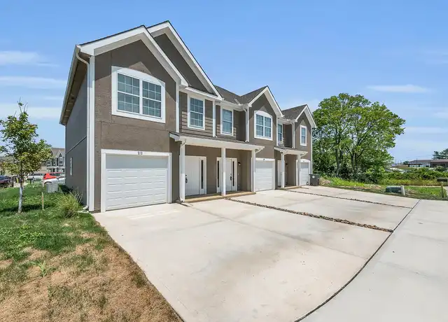 Property at 834 Autumn Woods Dr, VLG LOCH LOYD, MO, 64012, 3 beds, 2.5 baths, [object Object]