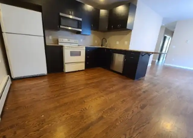 Property at 48 Elliott St Unit 2E, Hartford, CT, 06114, 3 beds, 1 bath, [object Object]