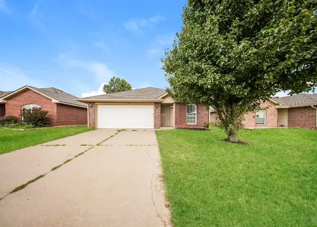 Property at 2516 Queenston Ave, Norman, OK, 73071, 4 beds, 2 baths, [object Object]