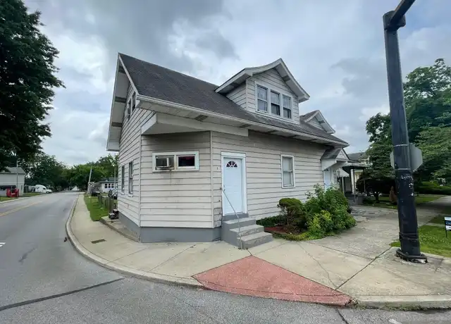 Property at 2032 Culbertson Ave Unit 5, New Albany, IN, 47150, 1 bed, 1 bath, [object Object]