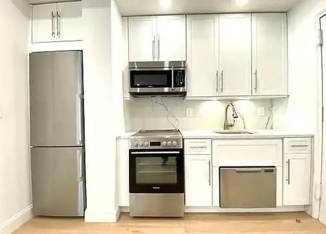 Property at 160 E 48th St Unit 7C, New York, NY, 10017, 0 beds, 1 bath, [object Object]