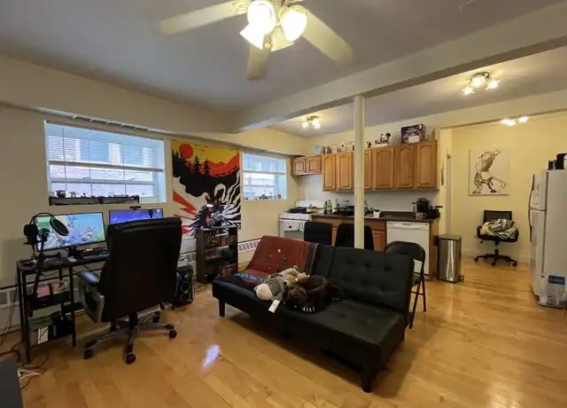 Property at 1555 Beacon St Unit 2, Brookline, MA, 02446, 1 bed, 1 bath, [object Object]