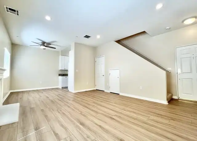 Property at 22651 Del Valle St Unit 6, Woodland Hills, CA, 91364, 2 beds, 2 baths, [object Object]