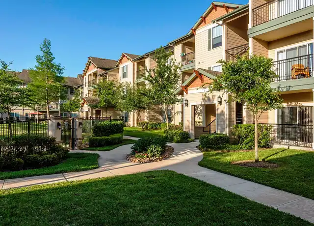 Property at The Broadwater - 5045 Crenshaw Rd, Pasadena, TX, 77505, 1-2 bed, 1-2 bath, [object Object]