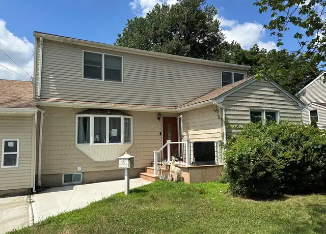 Property at 15 Mida Ct Unit 2A, West Babylon, NY, 11704, 2 beds, 1 bath, [object Object]