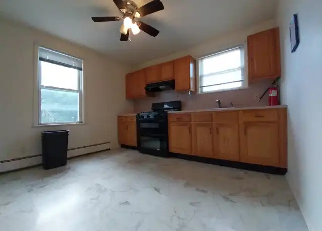 Property at 97 W 39th St Unit 2, Bayonne, NJ, 07002, 3 beds, 1 bath, [object Object]