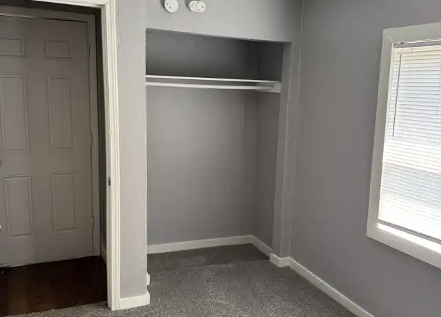 Property at 1123 E 28th St, Kansas City, MO, 64109, 2 beds, 1 bath, [object Object]
