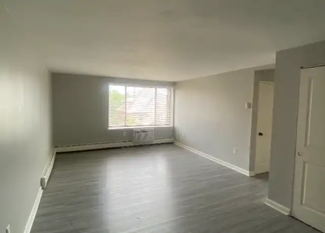 Property at 31 Gillett St #406, Hartford, CT, 06105, 2 beds, 1 bath, [object Object]