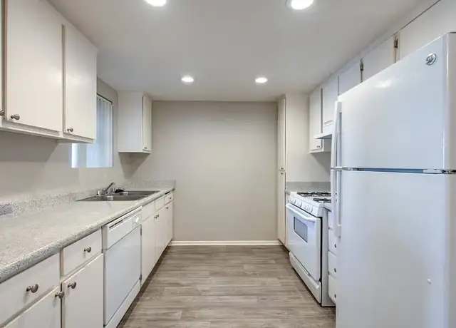 Photo of 43530 Gadsden Ave, Lancaster, CA 93534