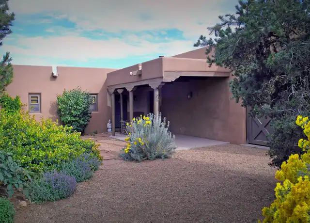 Property at 25 Hondo Trl, Santa Fe, NM, 87508, 1 bed, 1 bath, [object Object]