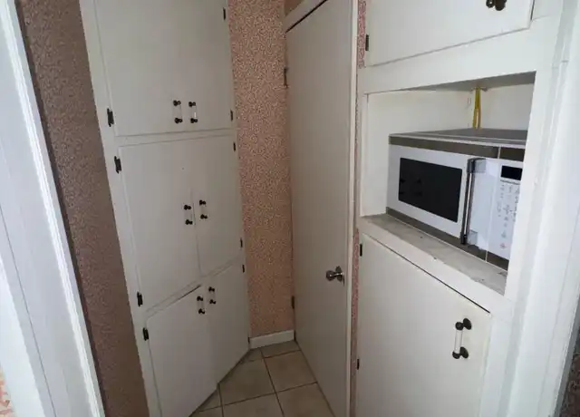 Property at 908 Richmont St Unit 1, Scranton, PA, 18509, 2 beds, 1 bath, [object Object]