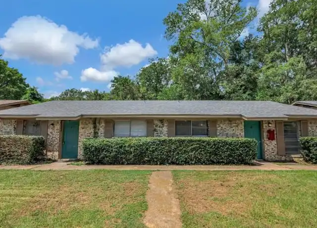 Property at 2325 Pearl St, Nacogdoches, TX, 75965, 2 beds, 1 bath, [object Object]