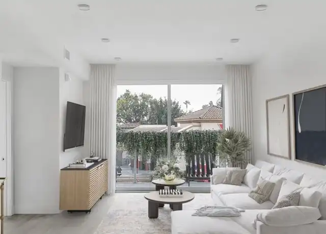 Property at 6535 Melrose Ave Unit 308, Los Angeles, CA, 90038, 1 bed, 2 baths, [object Object]