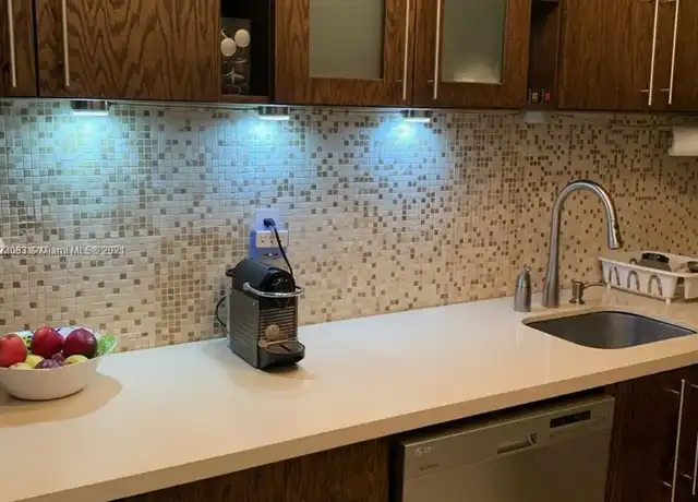 Property at 1000 West Ave #905, Miami Beach, FL, 33139, 1 bed, 1 bath, [object Object]