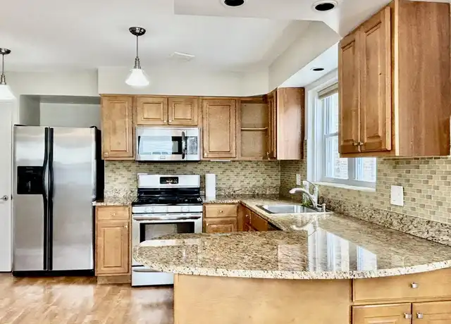 Property at 2642 W Farragut Ave Unit 1, Chicago, IL, 60625, 3 beds, 2 baths, [object Object]