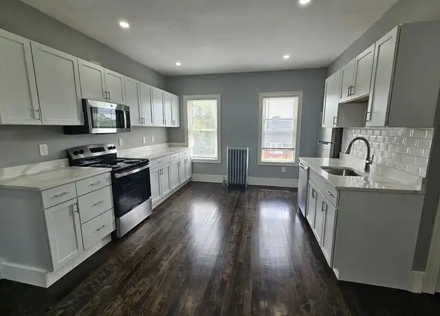 Property at 139 Providence St Unit 3, Worcester, MA, 01604, 3 beds, 1 bath, [object Object]