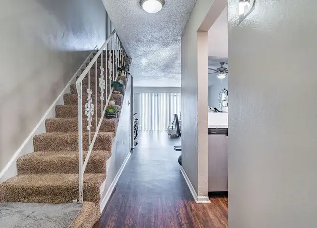 Photo of 8741 Grove Ter, Temple Terrace, FL 33617