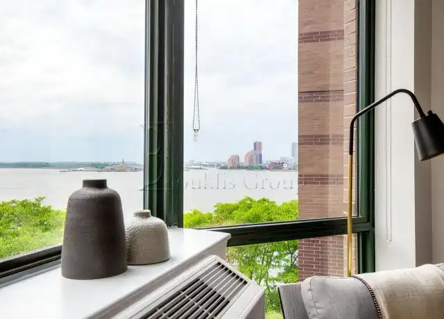 Property at 70 Battery Pl Unit 8L, New York, NY, 10280, 3 beds, 2 baths, [object Object]