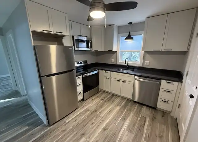 Property at 12 Hunnewell Rd Unit 1R, Worcester, MA, 01606, 2 beds, 1 bath, [object Object]