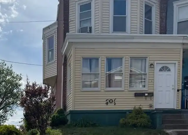 Property at 200 W 24th St, Wilmington, DE, 19802, 3 beds, 2 baths, [object Object]