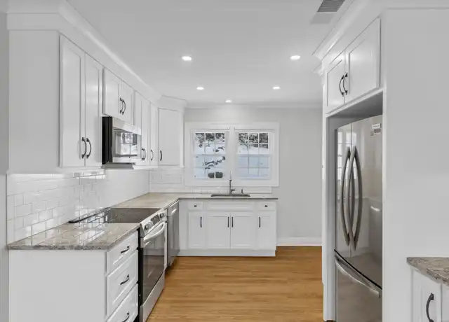 Property at 122 North St Apt 3, Guilford, CT, 06437, 2 beds, 1 bath, [object Object]