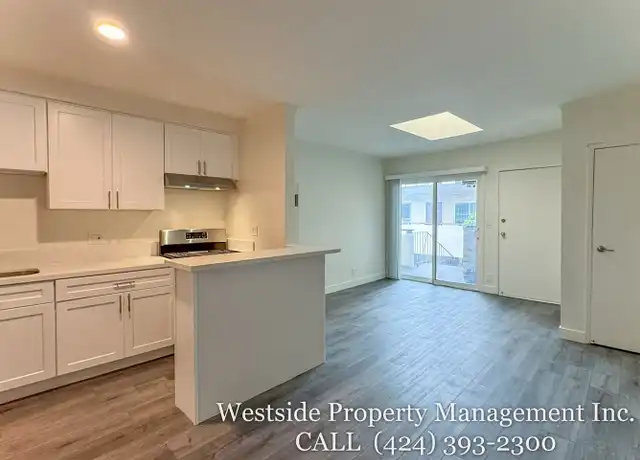 Property at 134 Chautauqua Blvd Unit 4, Santa Monica, CA, 90402, 1 bed, 1 bath, [object Object]