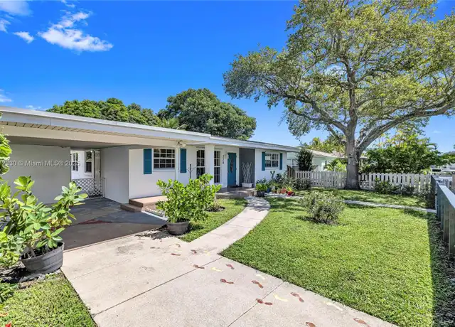 Property at 228 SW 3rd Ter, Dania Beach, FL, 33004, 3 beds, 2 baths, [object Object]