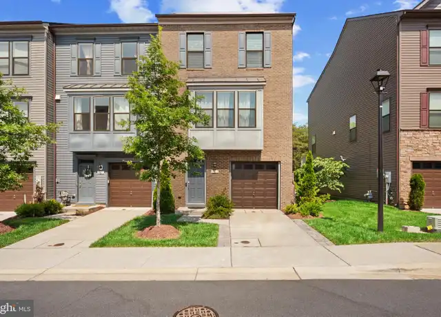 Property at 4922 Vista Glen Ln, Lanham, MD, 20706, 3 beds, 3.5 baths, [object Object]