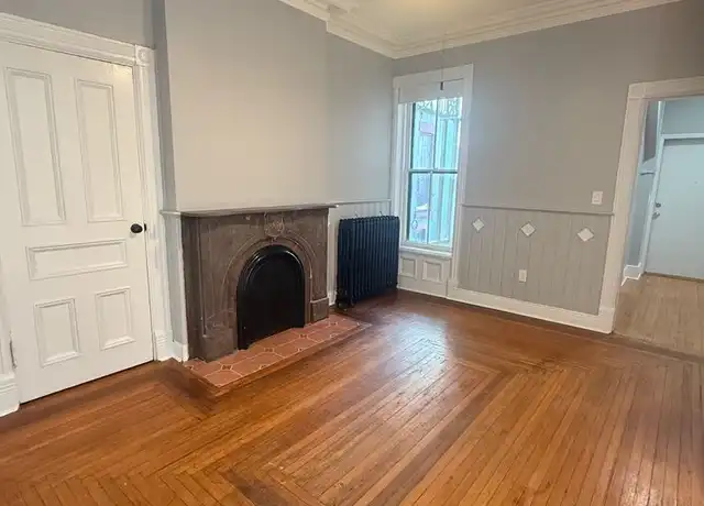 Property at 201 Grand St Unit 2, Newburgh, NY, 12550, 3 beds, 1 bath, [object Object]