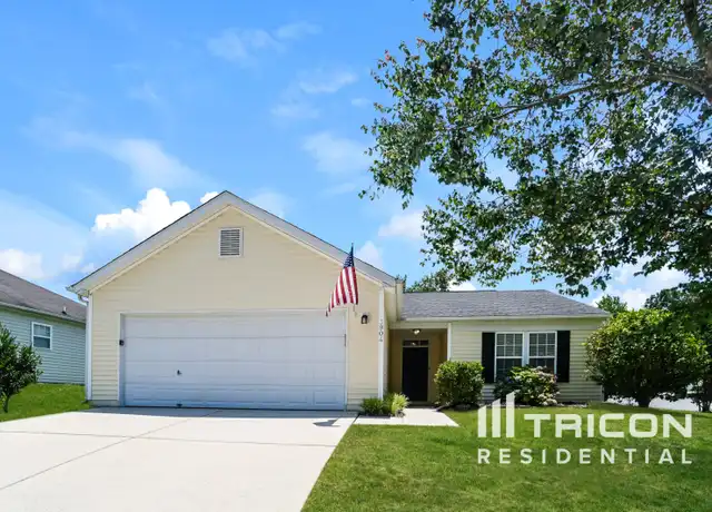 Property at 3904 Planters Watch Dr, Charlotte, NC, 28278, 3 beds, 2 baths, [object Object]