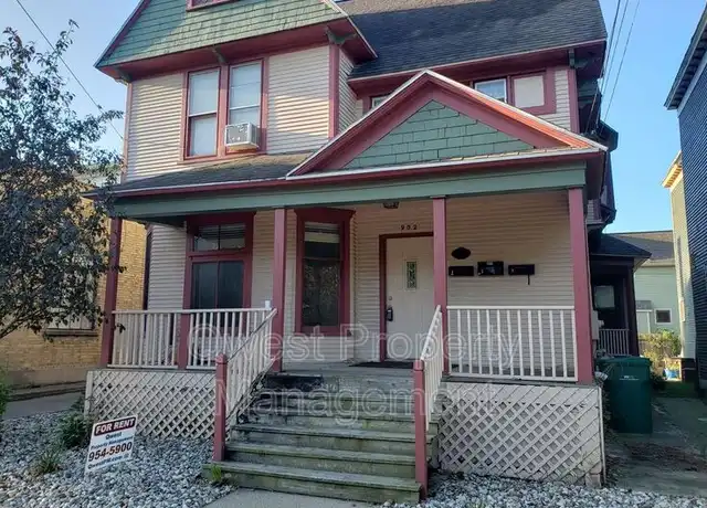 Property at 902 Cherry St SE Unit 1, Grand Rapids, MI, 49506, 2 beds, 1 bath, [object Object]