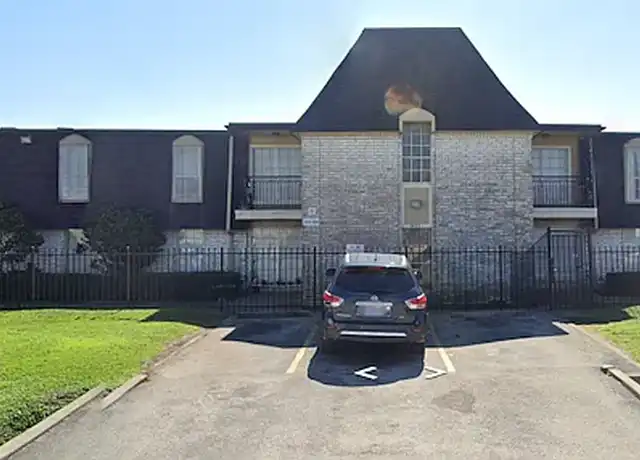 Property at Le Chateau - 6111 Chimney Rock Rd, Houston, TX, 77081, 1-2 bed, 1 bath, [object Object]