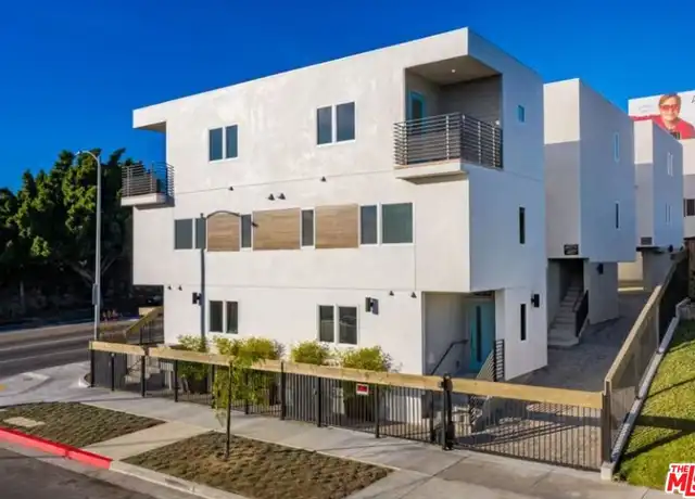 Property at 4937 20th St Unit 1/2, Los Angeles, CA, 90016, 2 beds, 2.5 baths, [object Object]