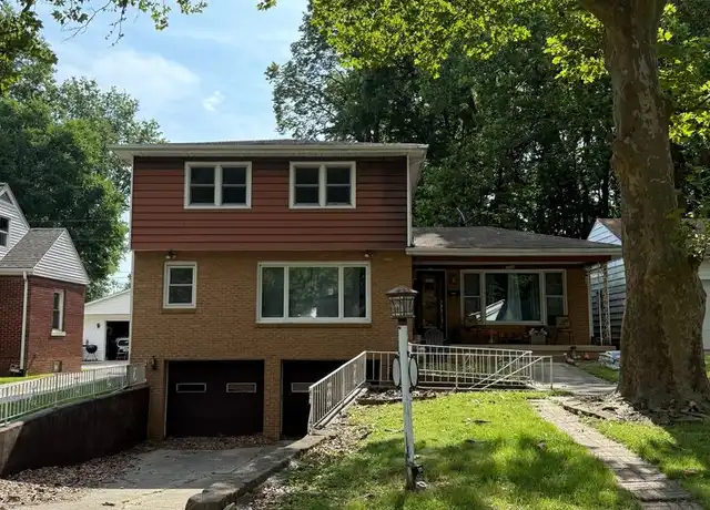 Property at 2724 S Park Ave, Springfield, IL, 62704, 3 beds, 2 baths, [object Object]