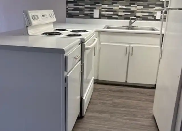 Property at 1233 Cavender Dr Unit 110W, Hurst, TX, 76053, 1 bed, 1 bath, [object Object]