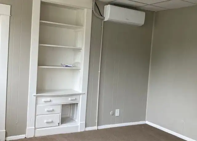 Property at 205 E Willard St Unit 2, Muncie, IN, 47302, 2 beds, 1 bath, [object Object]
