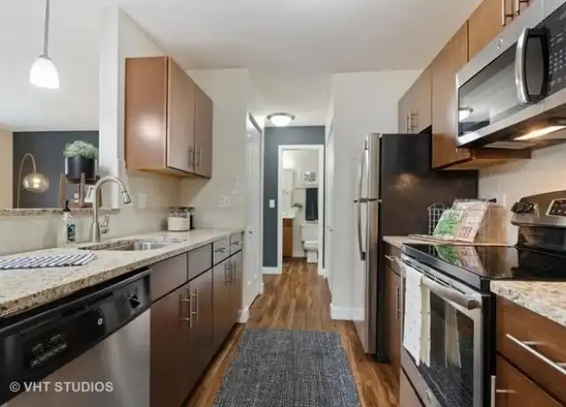 Property at 6 Sterling Cir, Wheaton, IL, 60189, 1 bed, 1 bath, [object Object]